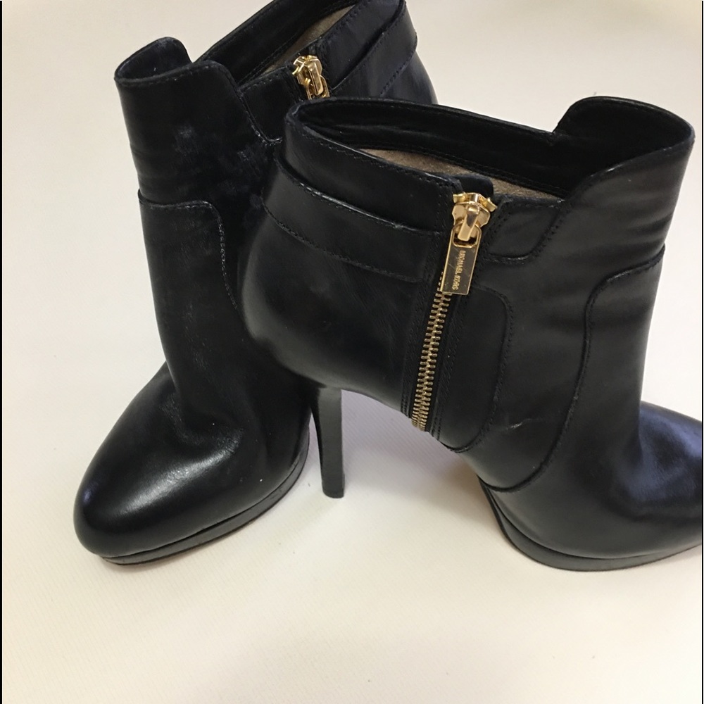MICHAEL KORS Leather Platform Ankle Booties - Picture 2 of 6